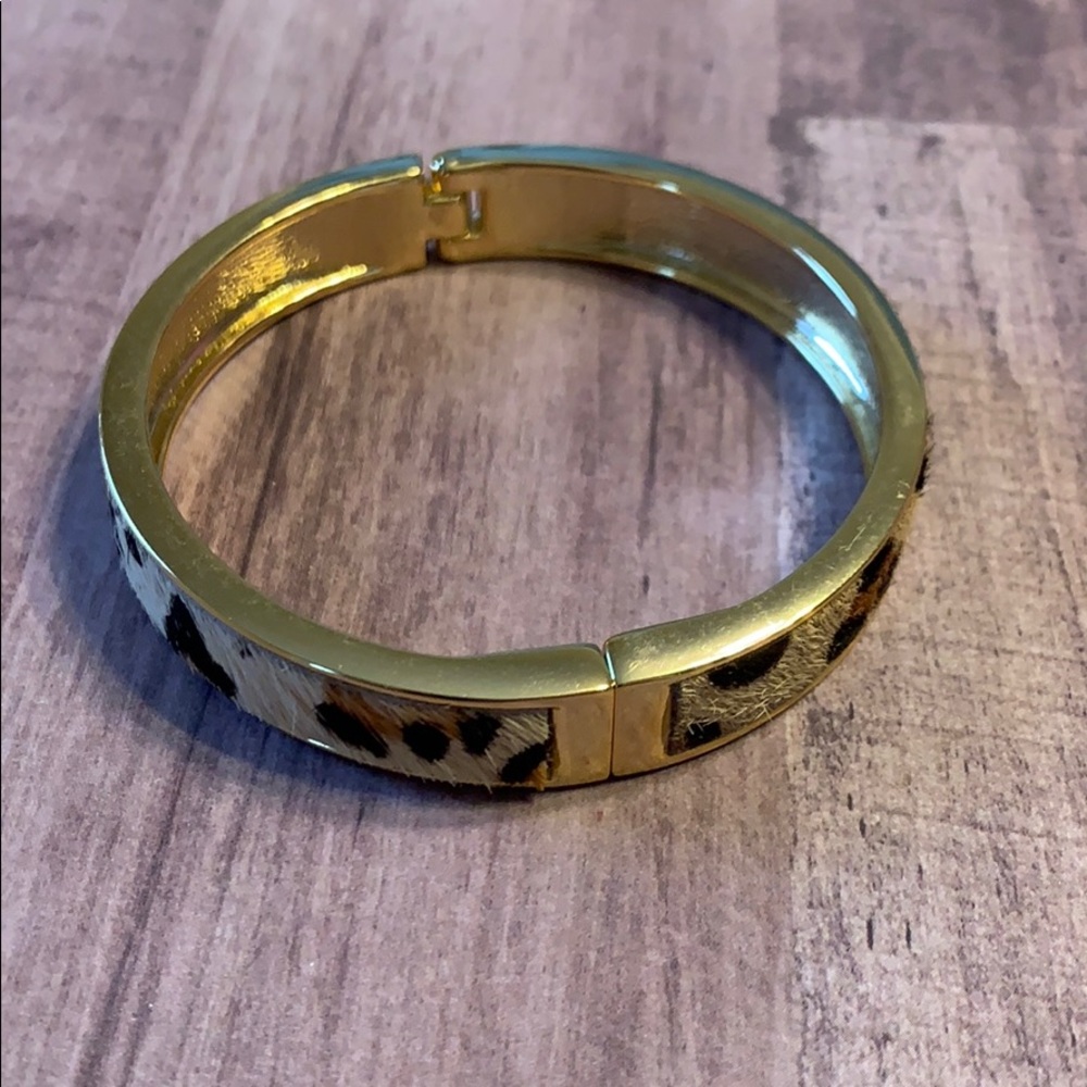 Leopard Cheetah Animal Print Faux Fur Gold Tone Hinge Bangle 🐆
